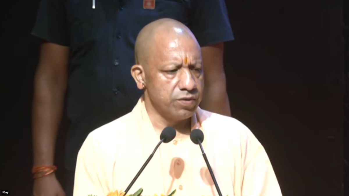 cm yogi adityanath deepawali gift of scholarship to students by cm yogi adityanath