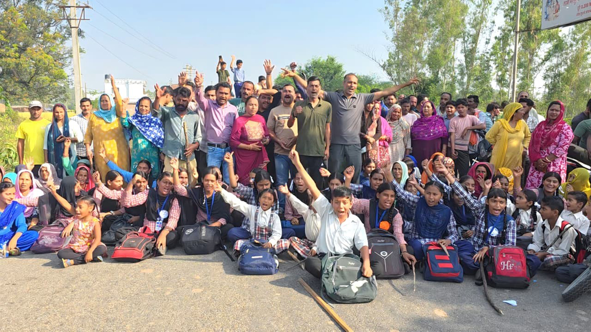 villagers protest monkey terror hundreds demonstrate with sticks and school bags