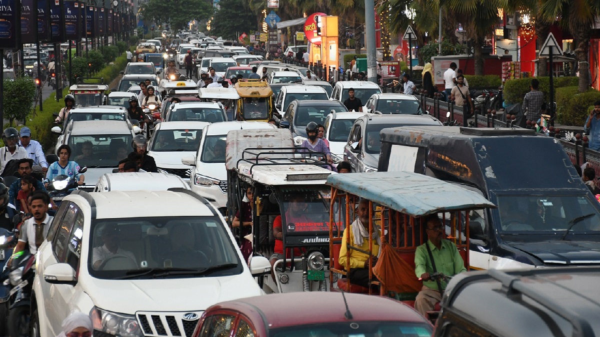 prayagraj traffic alert diwali rush cause congestion restrictions imposed from tomorrow