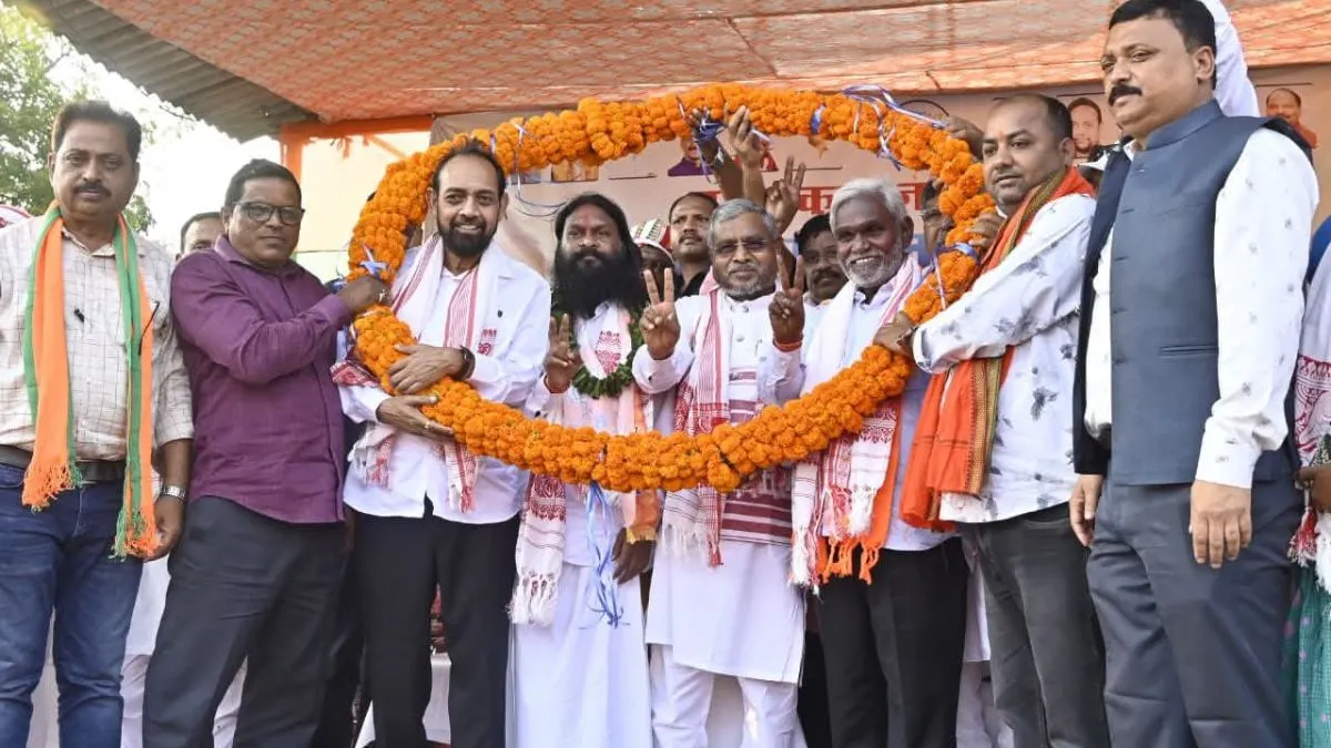 'आज एक बाबूलाल दूसरे बाबूलाल के...', प्रदेश अध्यक्ष बोले- झारखंड को माफिया और अपराधियों से बचाना है 
