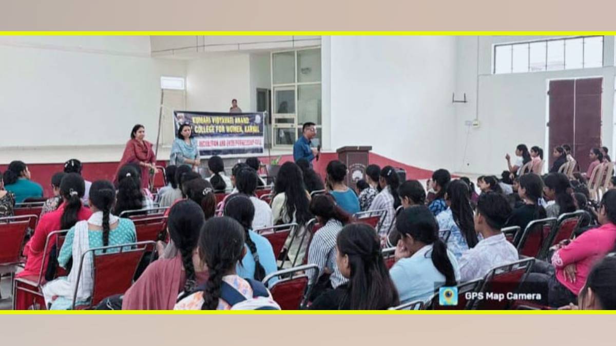workshop on entrepreneurship at dav college karnal 150 students participate