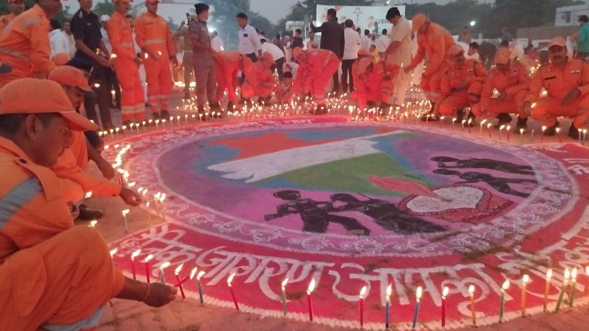 kashi lights up ek diya balidanio ke naam celebrates patriotism by dainik jagran