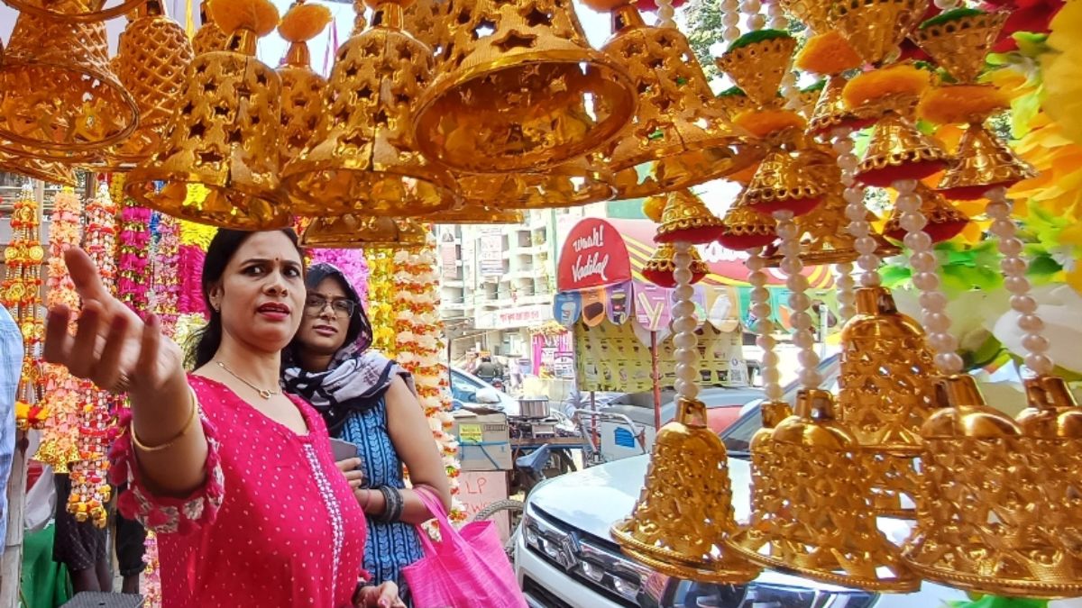 diwali market lucknow inranagar market shines with lights and decorative diyas