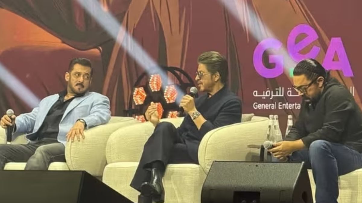 shah rukh khan says that he is also come from a filmi background at joy forum sharing stage with salman khan and aamir khan