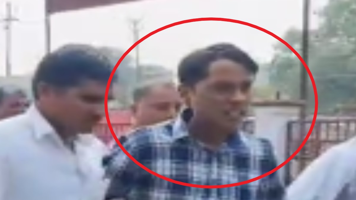 constable arrested for bribery in chandoli fire department