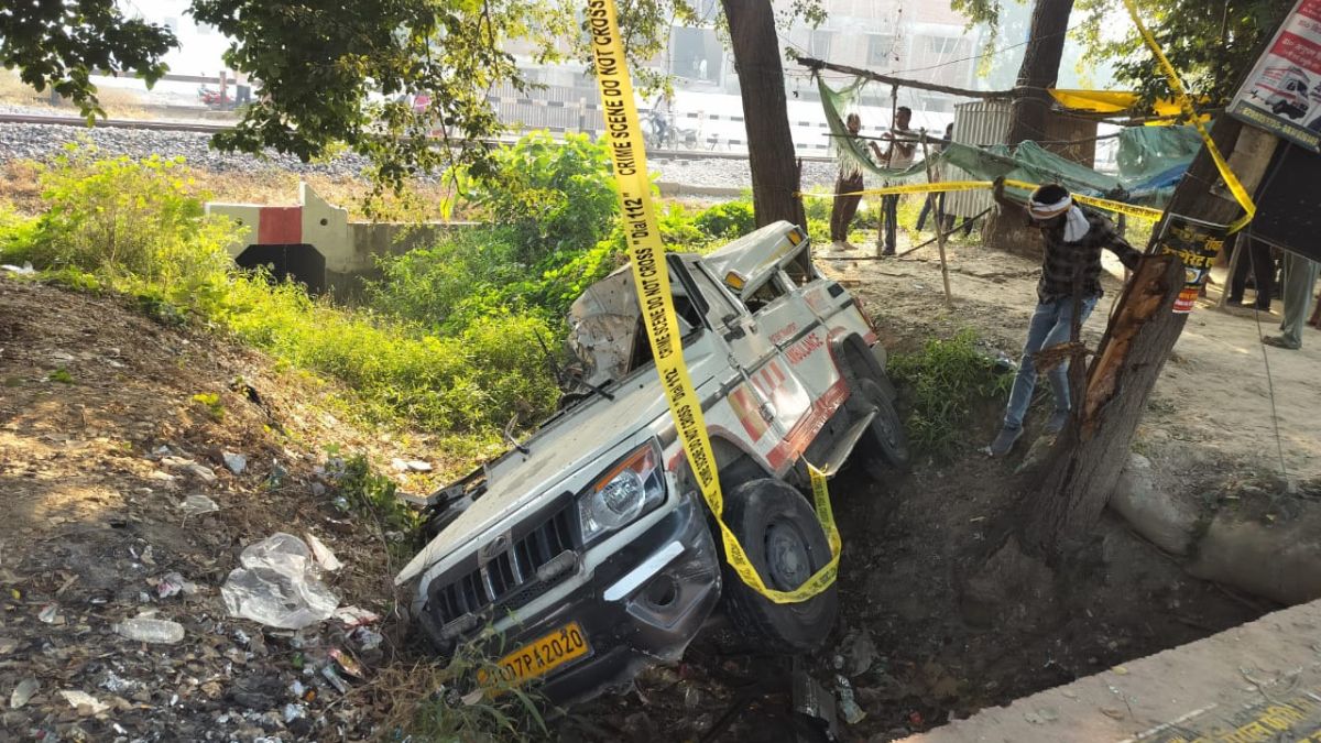 sitapur ambulance accident five dead in fatal crash