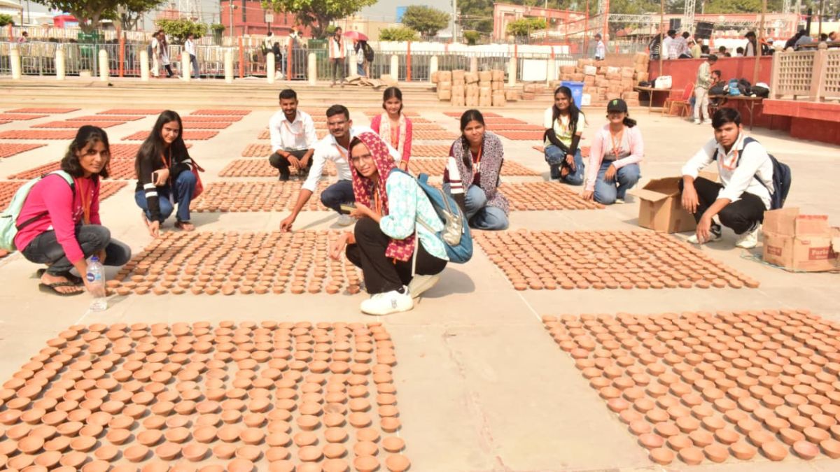 preparations for ayodhya deepotsav intensified under leadership of yogi government thousands of volunteers from avadh university mobilized