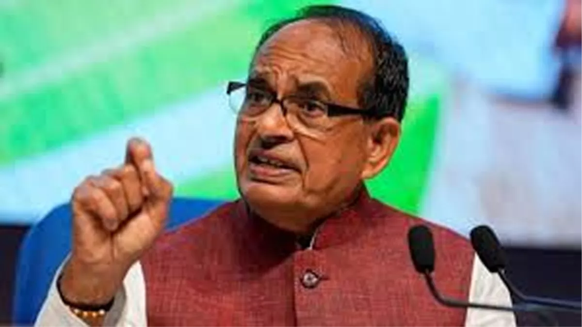 shivraj singh chouhan focuses on doubling farmer income at gorakhpur agri fair