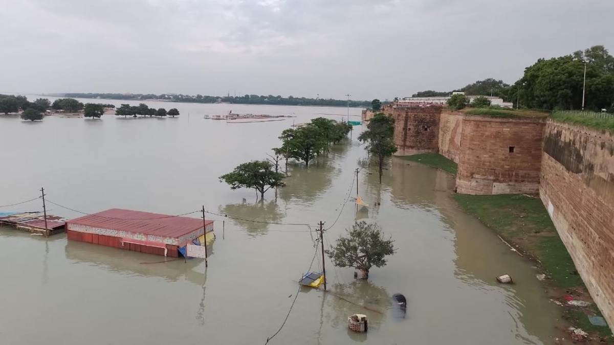 gangayamuna flood alert plains states on edge as water levels rise