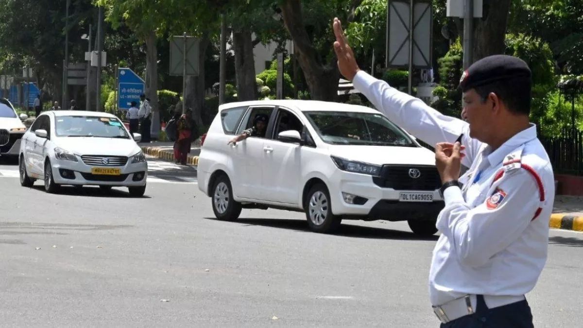 delhi traffic police launches new digital echallan system