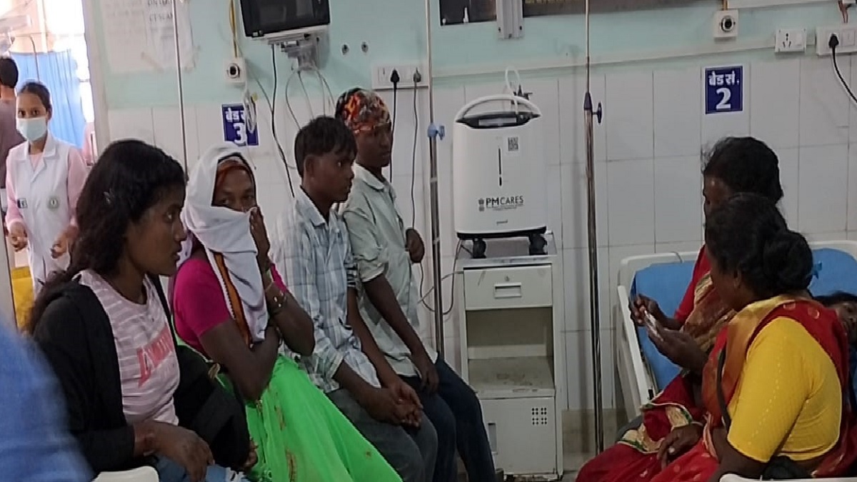 gumla road accident one dead nine injured in tempo collision