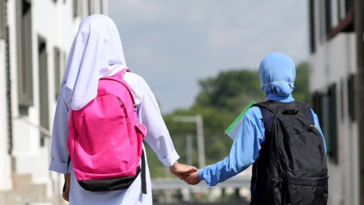 amid hijab controversy kerala education minister offers admission to student