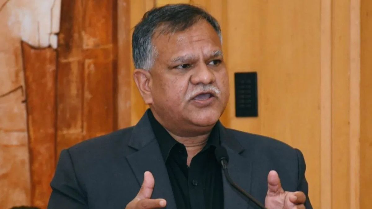 up news up government served notice to ex chief secretary manoj kumar singh for recovery of rs ten crore
