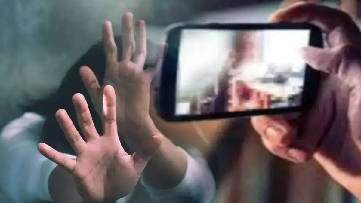 chamba teacher accused of showing obscene content to student posco act invoked