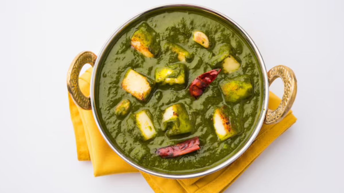 make restaurant style palak paneer with this secret recipe you will end up eating two extra rotis because of the taste