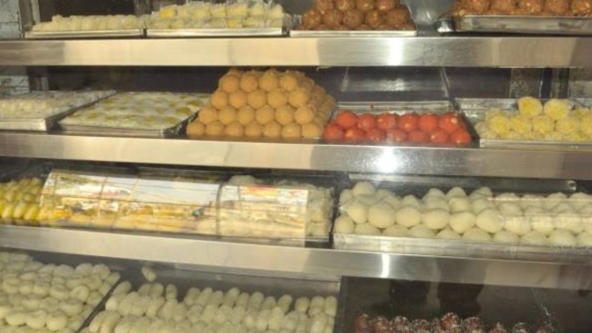 ghaziabad illegal sweet shop busted 300kg sweets destroyed