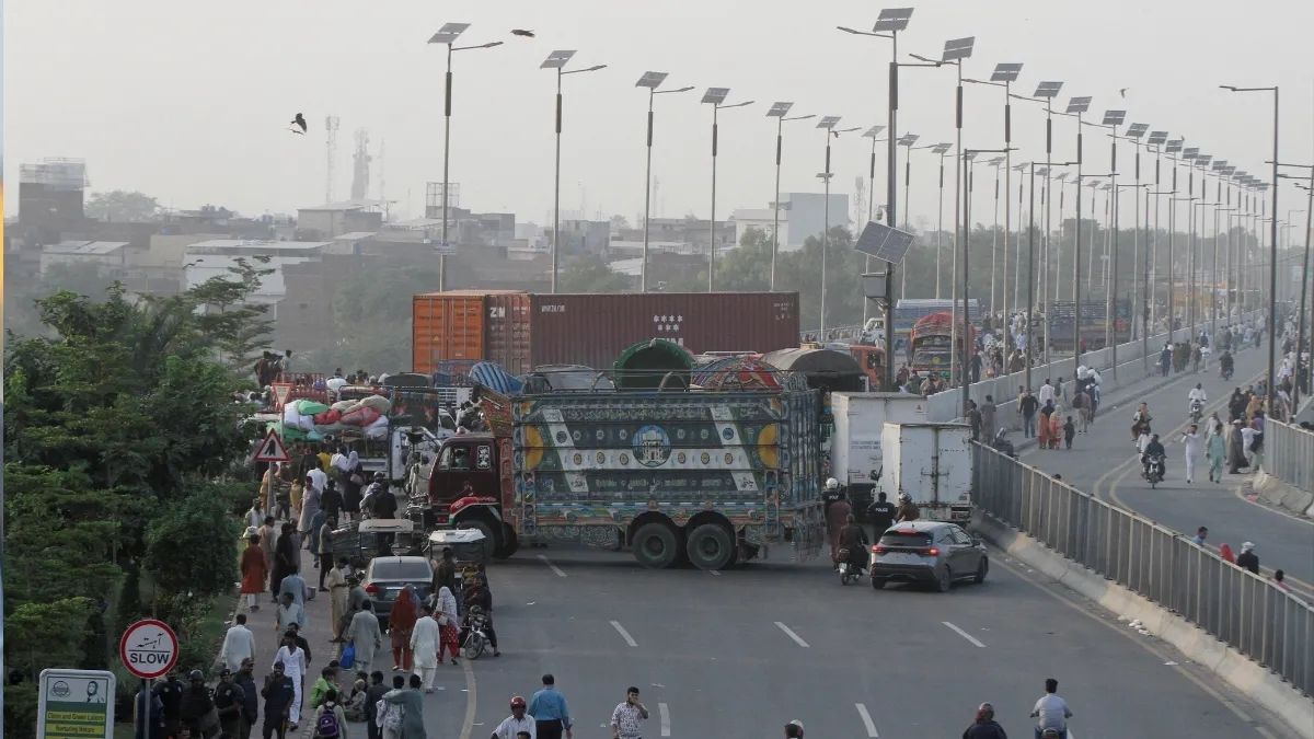 pakistan crackdown over 5500 tlp members arrested after violent clashes