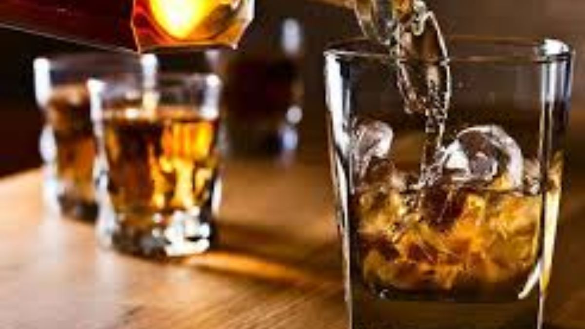 illegal liquor seller arrested near liquor shop on bypass