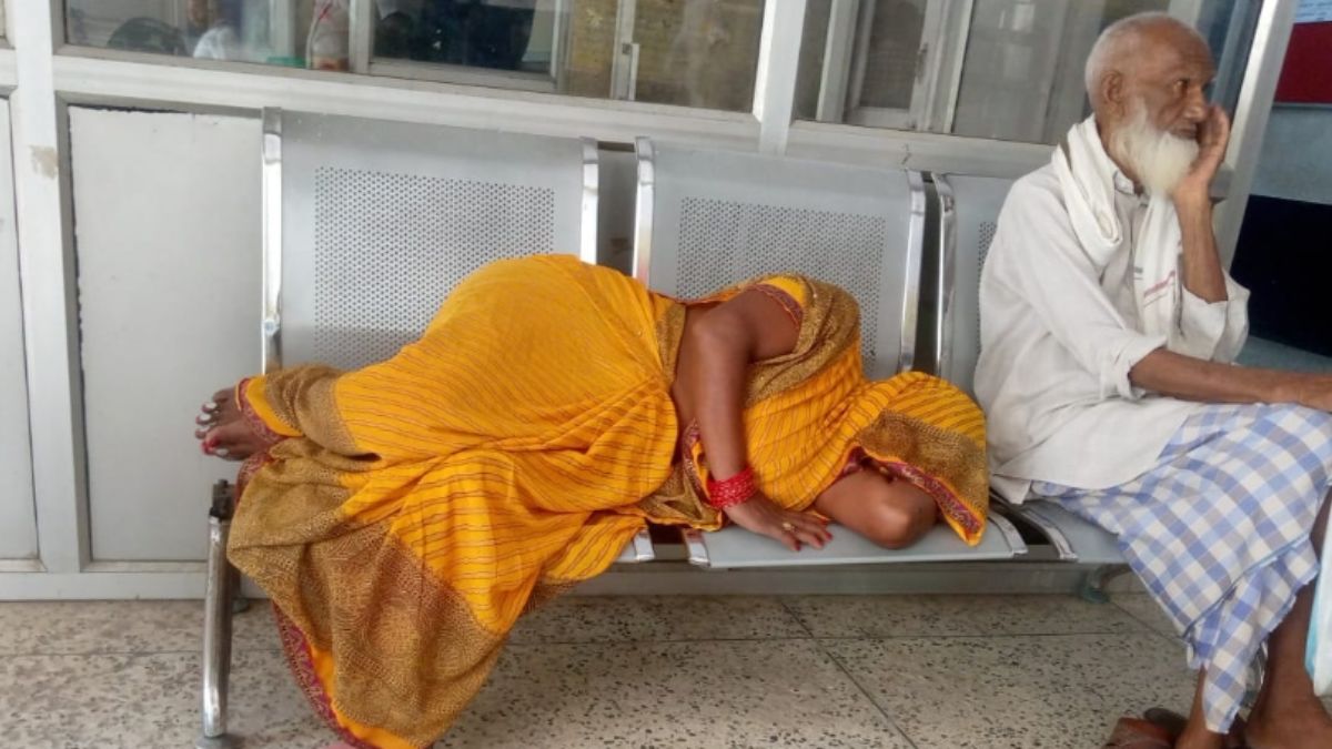 pilibhit hospital cold weather exposes poor management missing bed sheets