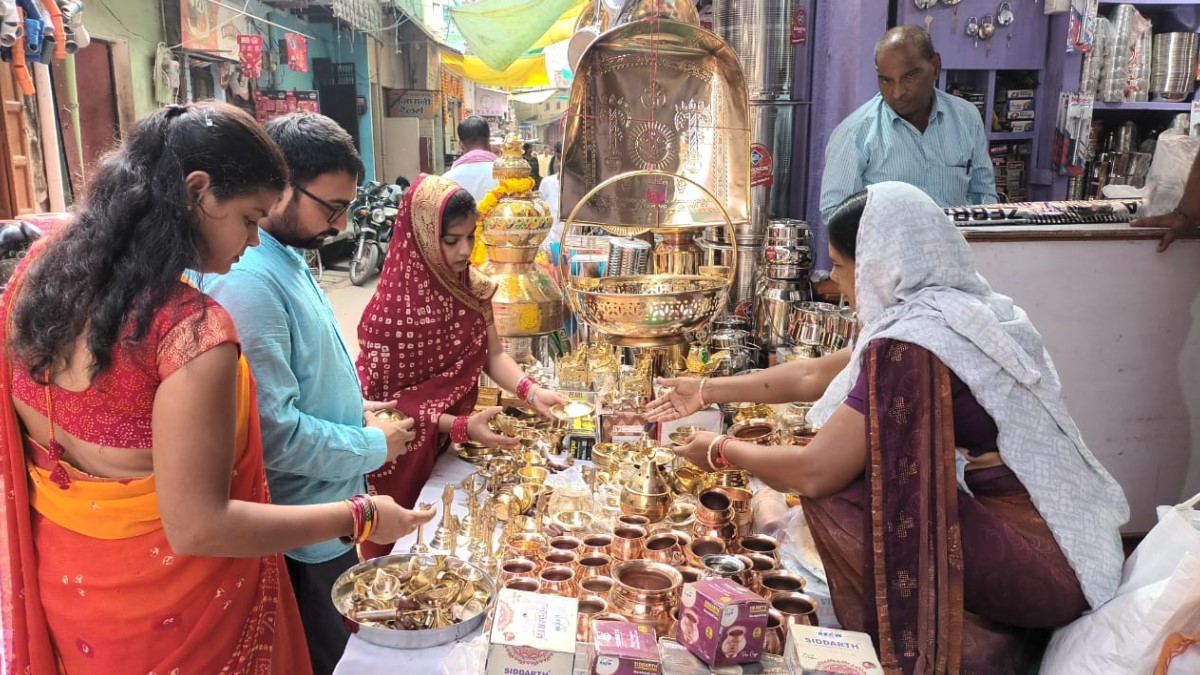 business boomed on dhanteras with trade estimated to exceed rs 5 crore in the tehsil area