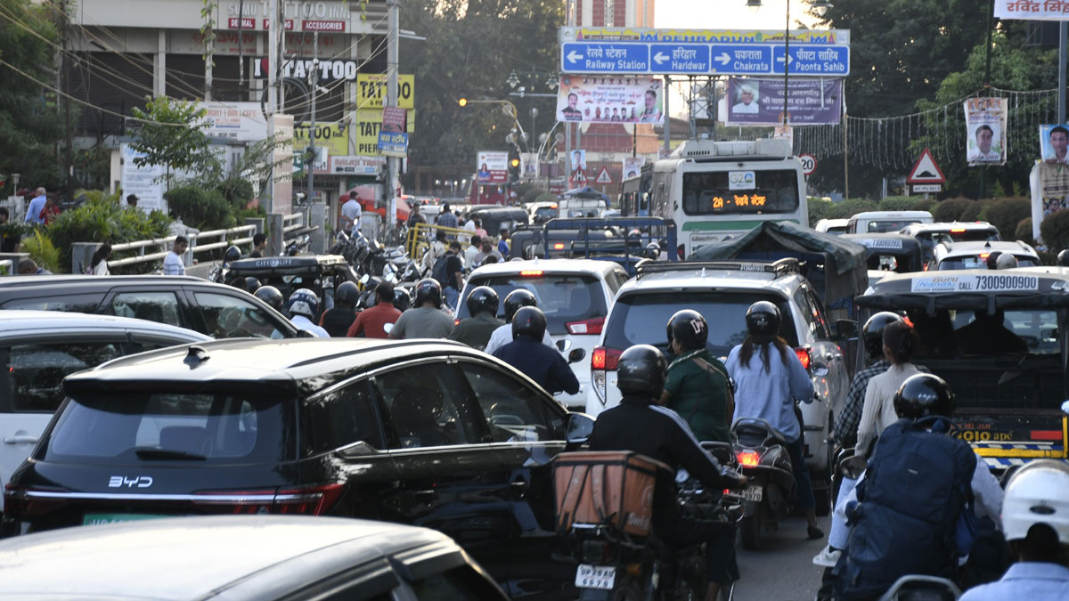on dhanteras huge jam in dehradun