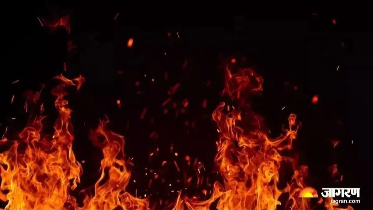 fire at mps flats in delhi firefighters respond