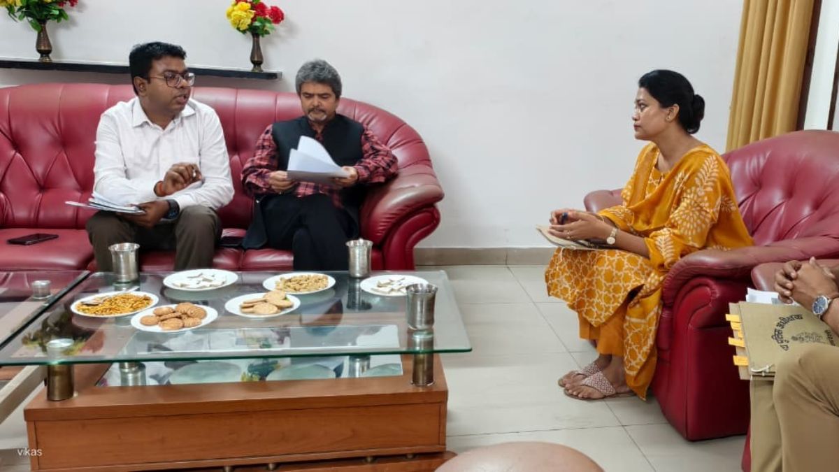 national commission for scheduled castes reviews hariom murder case in raebareli