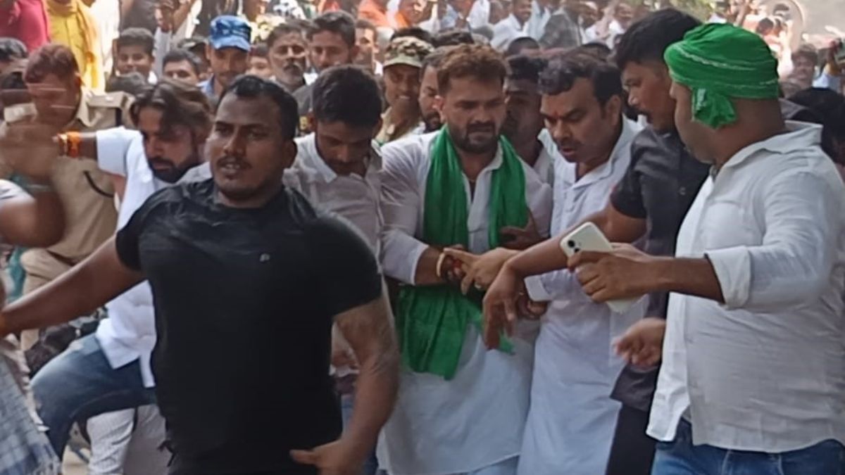 khesari lal yadav nomination rally thieves target attendees steal phones and chains