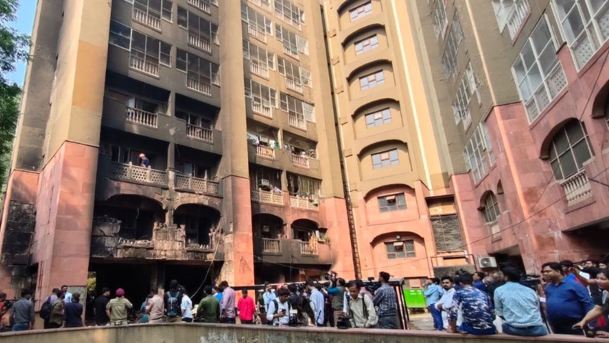 major fire at brahmaputra apartments in delhi