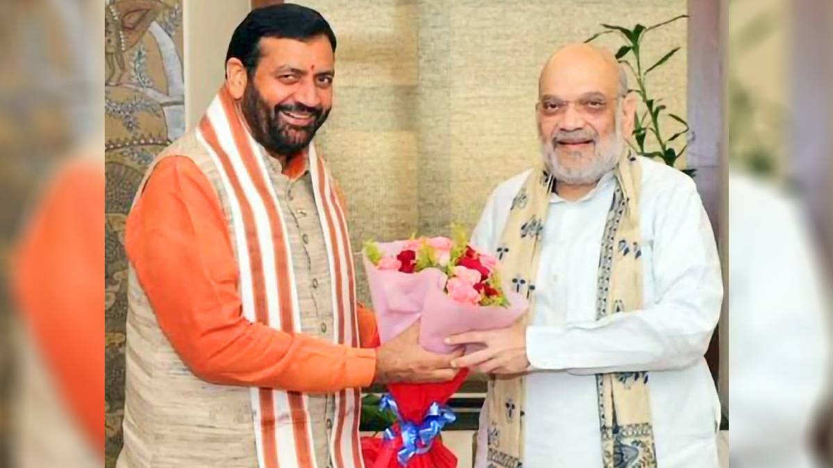 cm nayab saini met with amit shah shared achievements over the past year and discussed the bihar elections