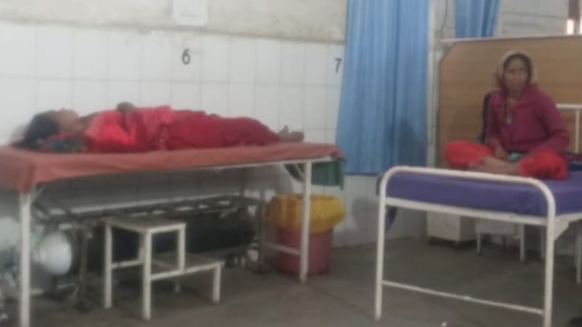 bus accident on lucknowbahraich highway 5 nepali passengers injured