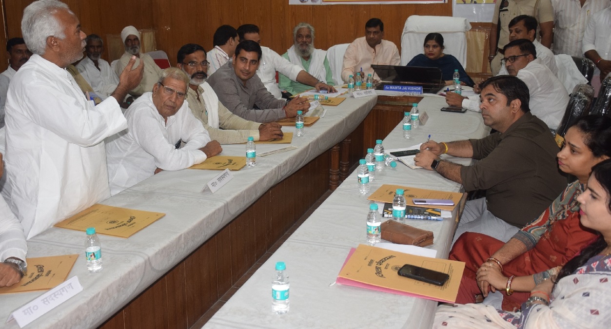bagpat contractors monopoly development proposals in district board meeting