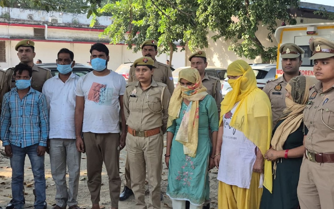 child theft racket busted in saharanpur doctor among six arrested