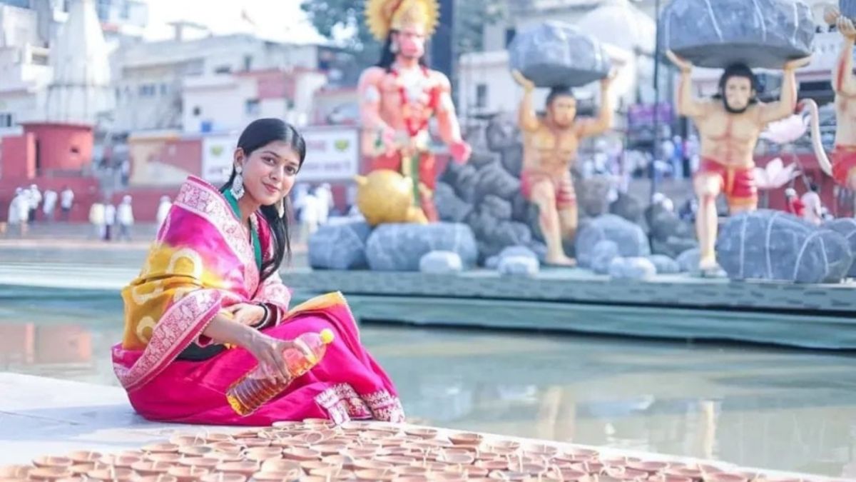 ayodhya deepotsav 11000 women illuminate shakti punj