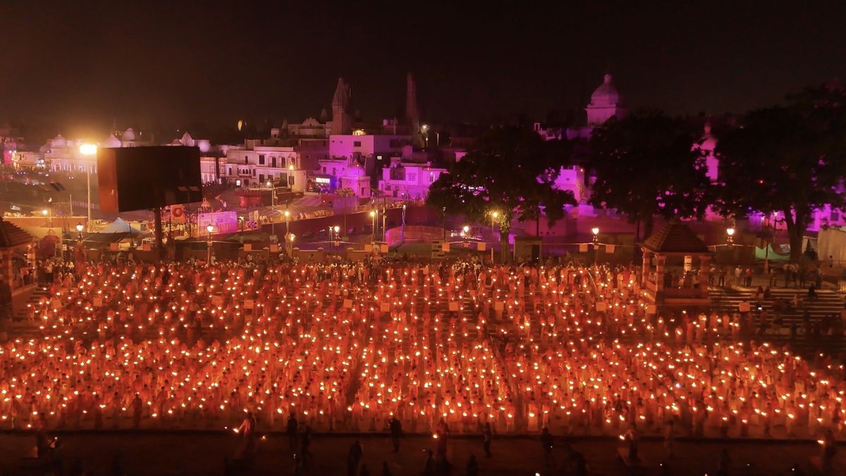 ayodhya deepotsav 2025 2100 set new saryu aarti world record