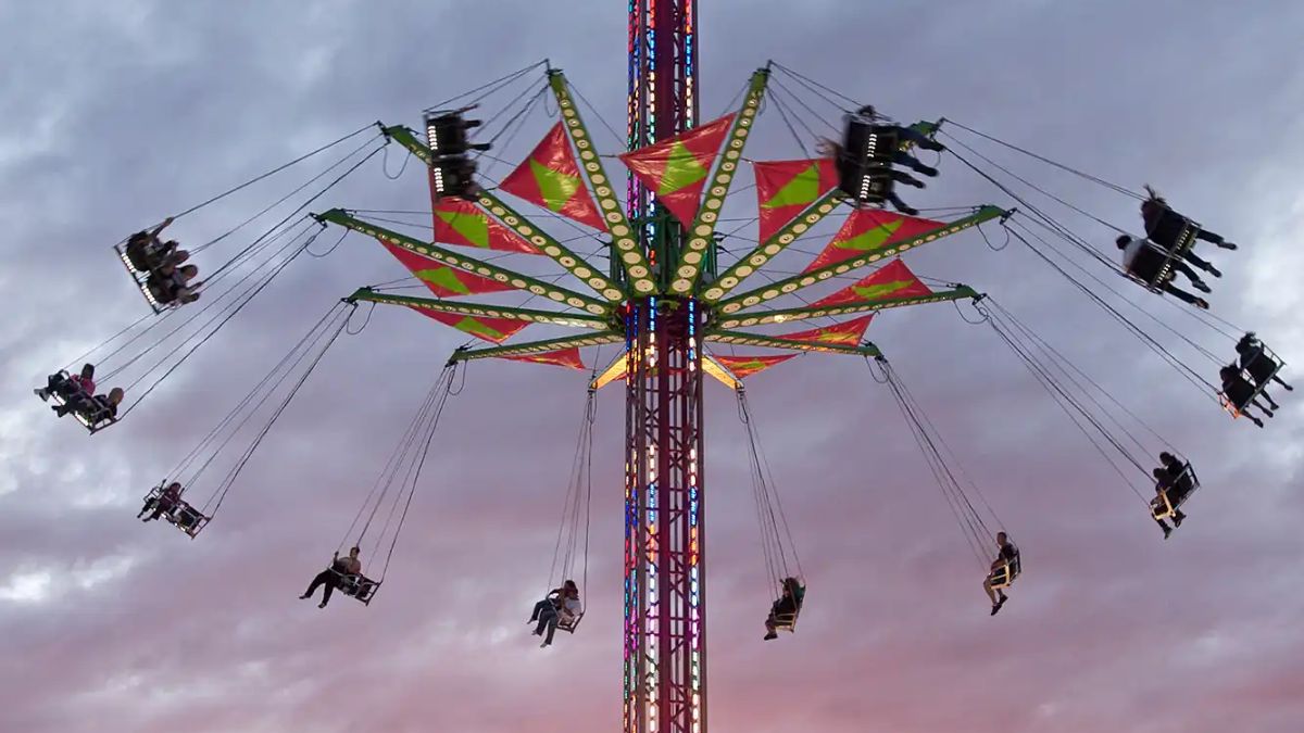 ride malfunction passengers stranded 100ft in air at north carolina fair