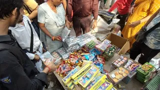 पटाखों की बिक्री और फोड़ने को लेकर सुप्रीम कोर्ट के नियम। (फाइल फोटो)