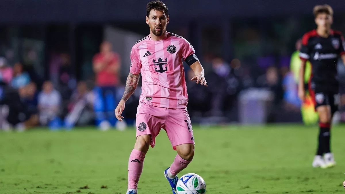 lionel messi scored his second hat trick in mls in a 5 2 win over nashville