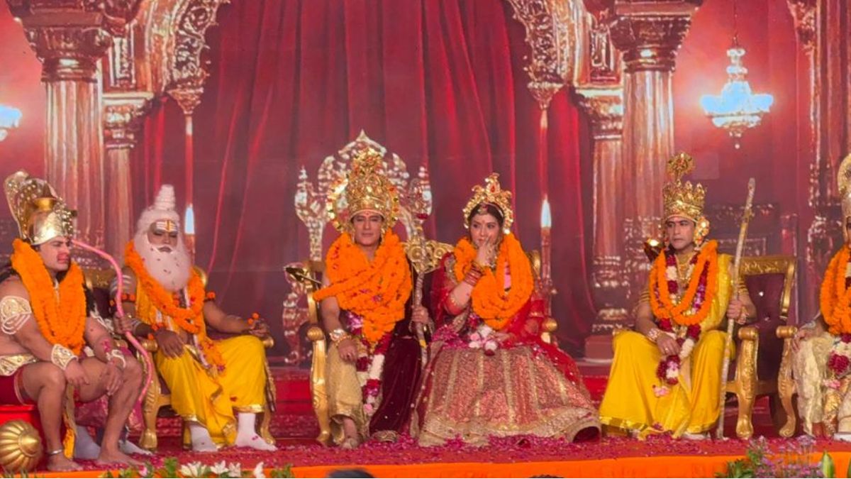 deepotsav 2025 cm yogi adityanath welcomed form of shri ram and sita