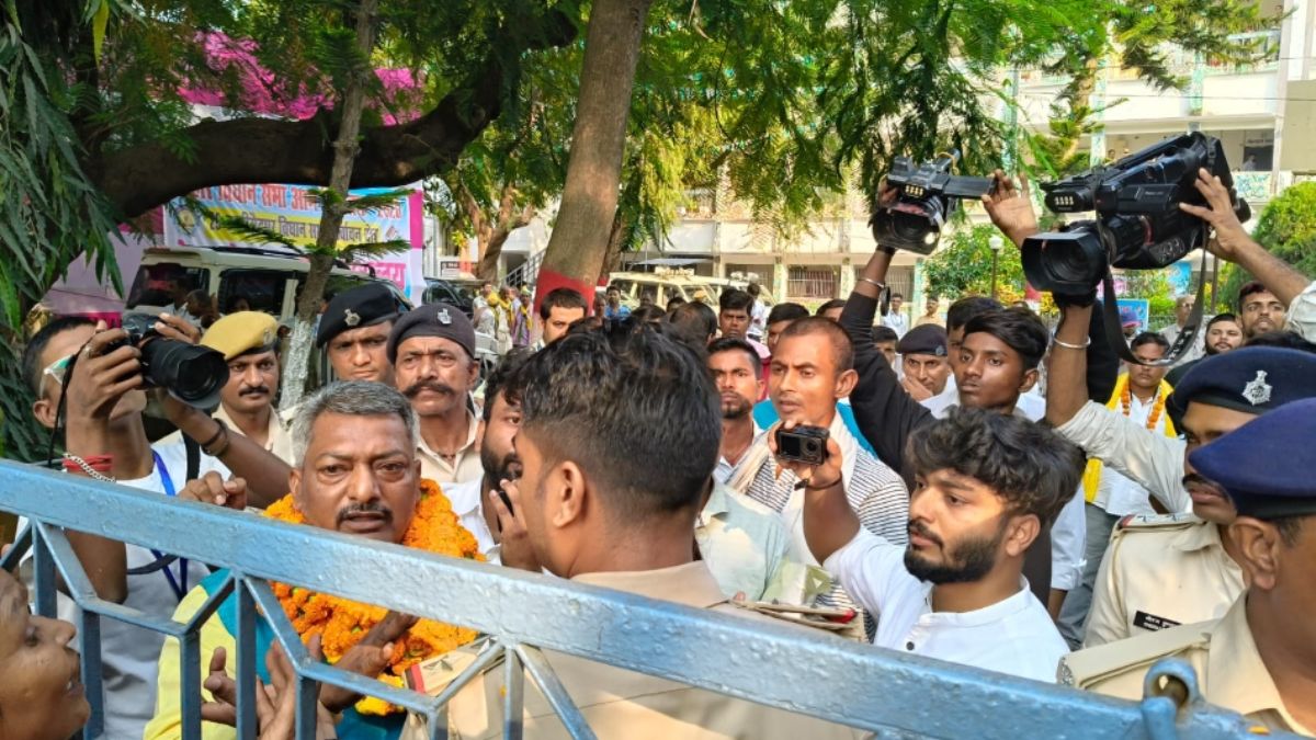 bihar election 2025 independent candidate arrested in sitamarhi protests erupt