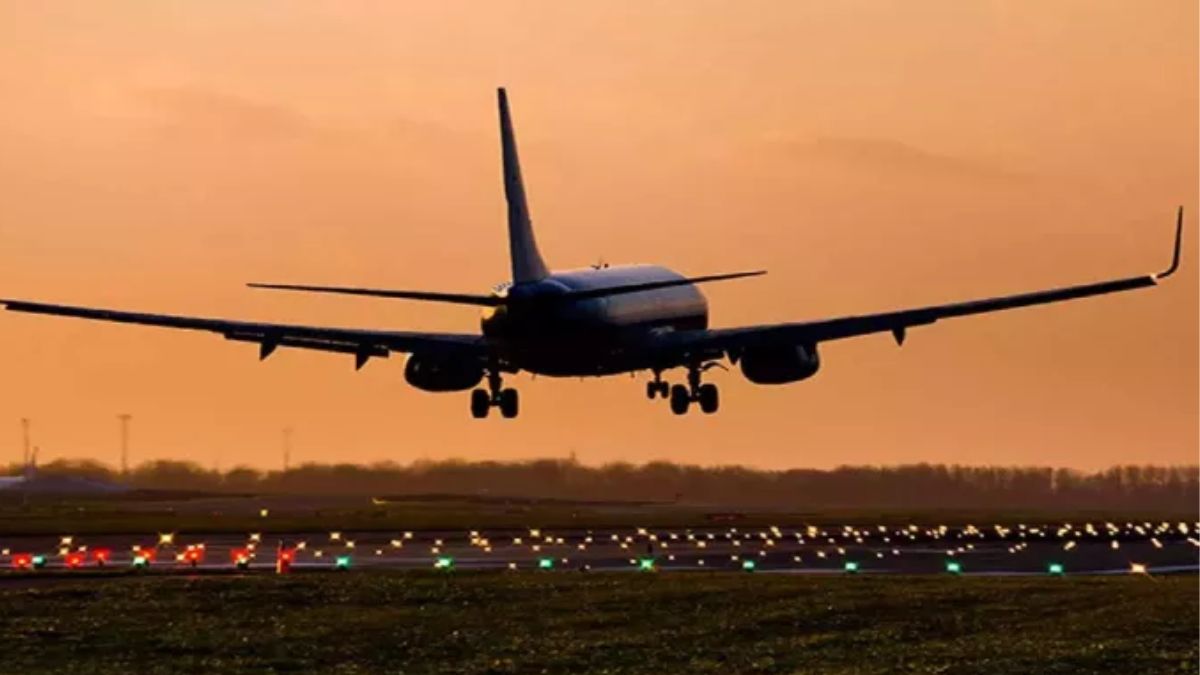 emergency landing in thiruvananthapuram saudi arabian plane diverted after passenger faints