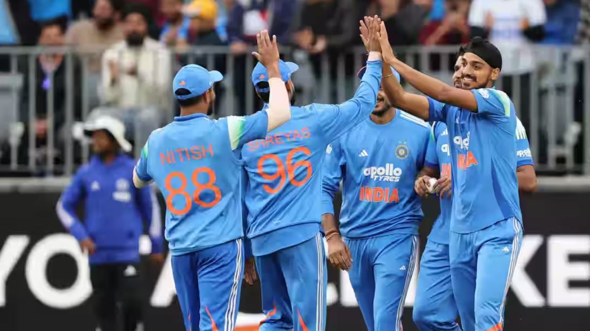 australia vs india 1st odi live score ind vs aus cricket score updates rohit sharma virat kohli shubman gill perth weather rain lb