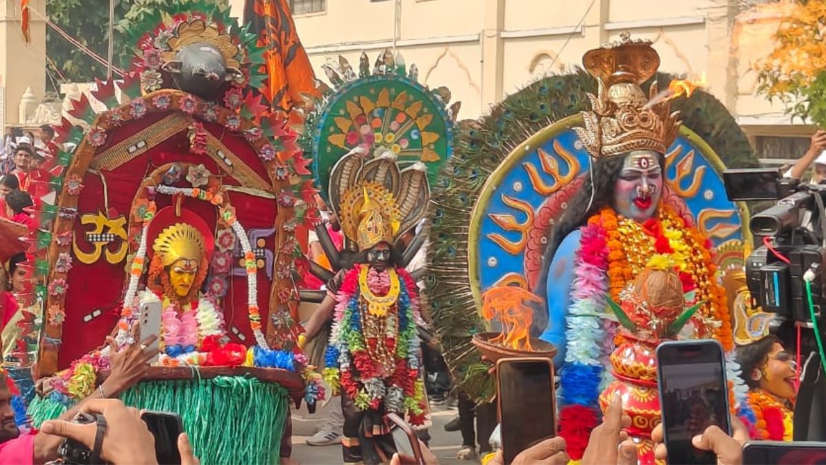 ayodhya resounded with the chants of jai shri ram and the deepotsav 2025 displayed extraordinary splendor