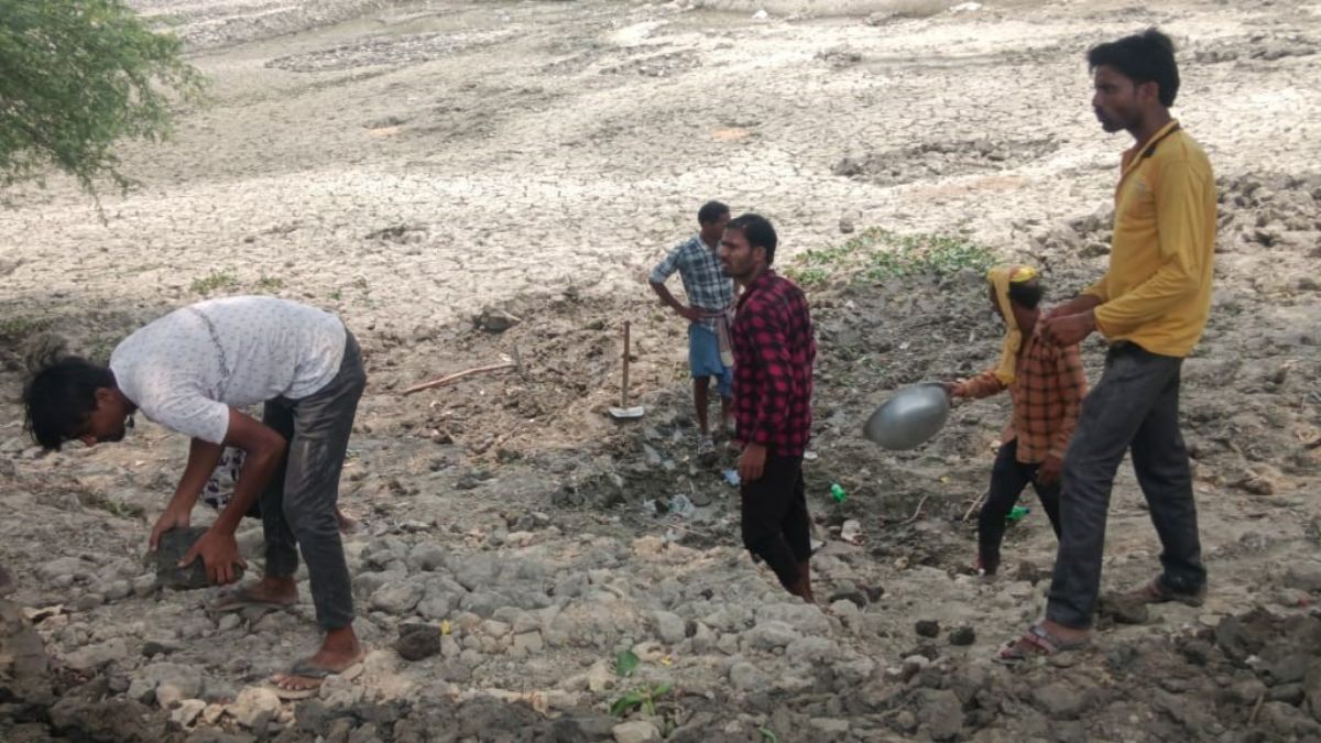 329 lakh mgnrega workers must prove they are alive