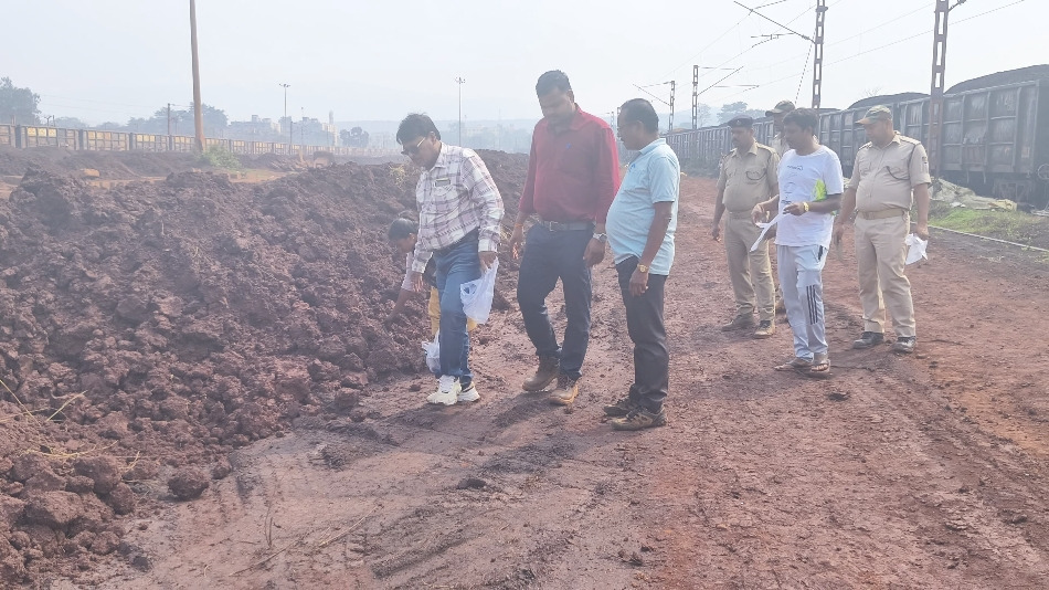 barbil administration cracks down on mining mafia seizes iron ore worth 1 crore