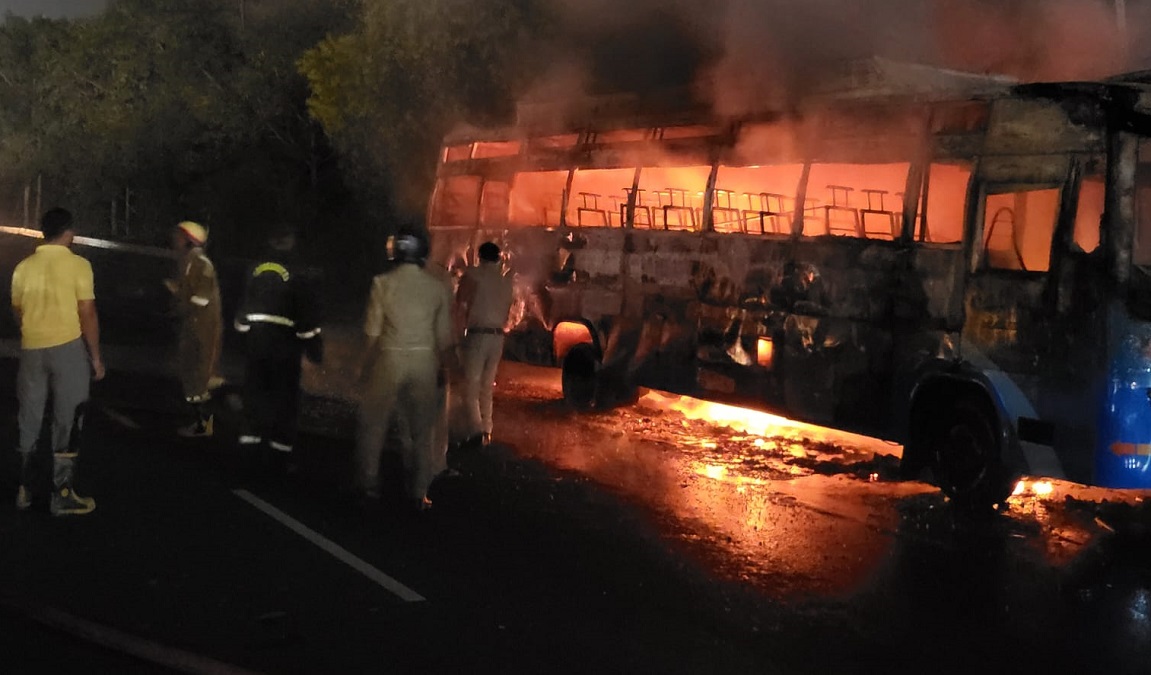 the fire spread throughout the bus within minutes and saving the lives of 60 passengers