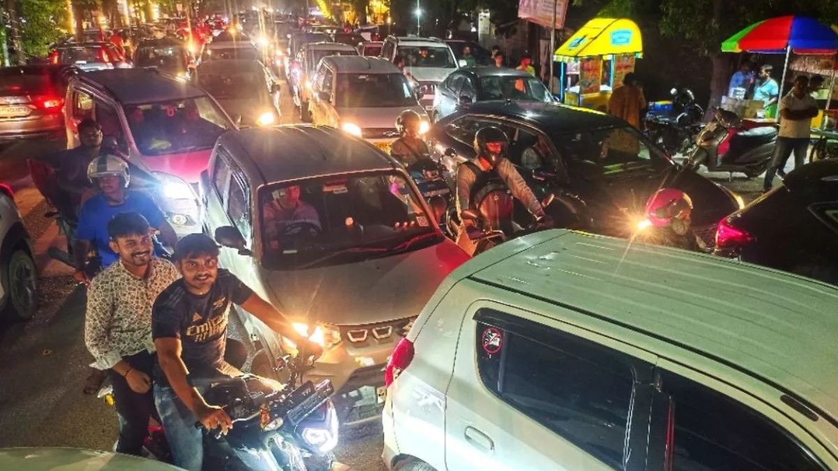 trans hindon traffic chaos on dhanteras police claims fail