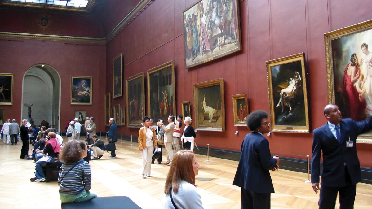louvre museum heist thieves steal jewels in broad daylight