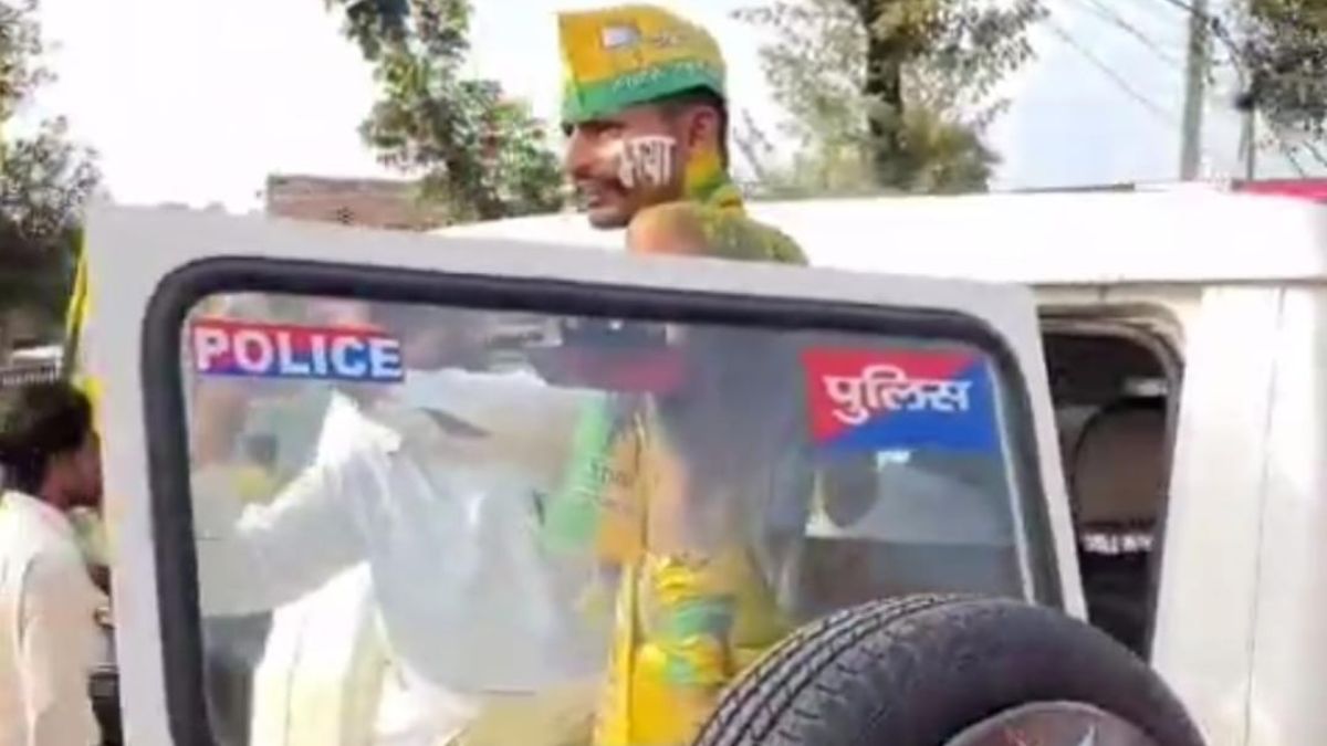 police logo on vehicle at tej pratap yadav rally fir filed