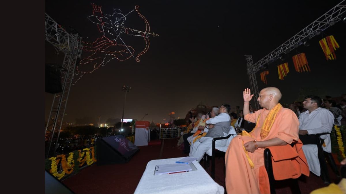 ayodhya resounds with chant of jai siya ram lord shri ram city decorated with 26 lakh lamps